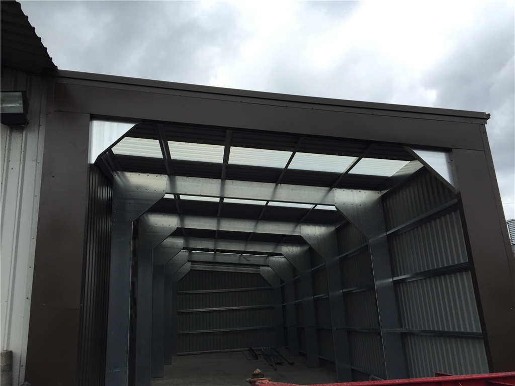 6m x 17m Lorry service canopy. Thurrock Gallery Image