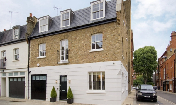 Replacement Mews dwelling in London. 
Re-built with a basement Gallery Image