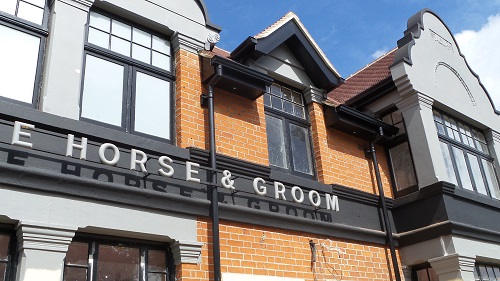 As part of this refurbishment of a Brentwood pub to stunning resturant, we installed Black seamless aluminium gutter, cast aluminium hoppers and pipe to sit neatly under the orginal signage. Gallery Image