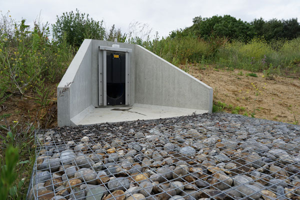 Precast concrete headwall with penstock fitted  Gallery Image