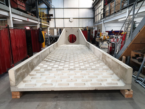 Headwall with 8.5m cascade panel Gallery Image