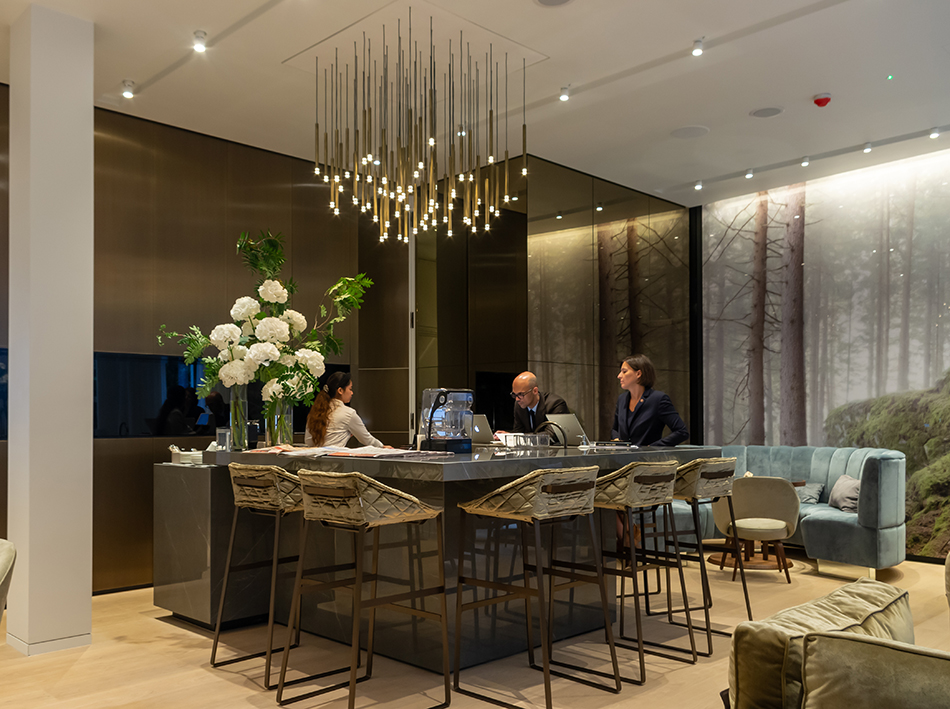 Lanserhof at The Arts Club, Dover Street, London.

One of three custom chandeliers.

Linear lighting and downlights also by Inox Gallery Image