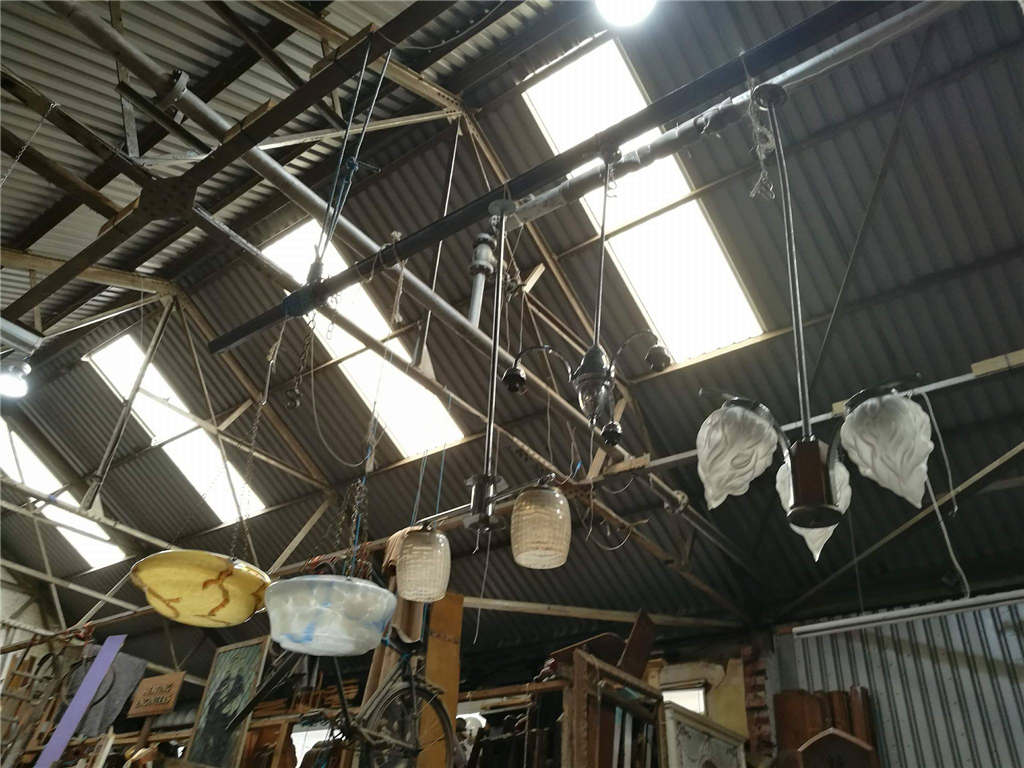We sell glass lights, milk lights, industrial lightening and chandeliers.  Please call our warehouse for all enquiries 0141 958 1113 Gallery Image