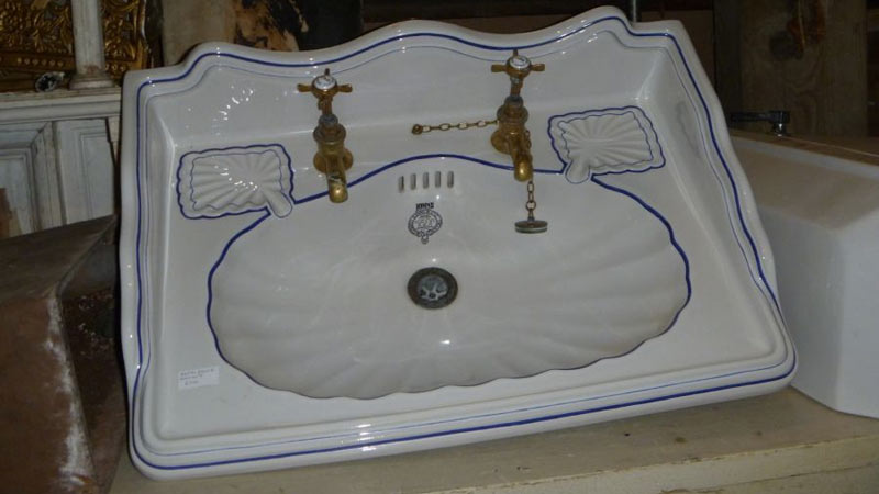 Decorative sink with nice detailing. Gallery Image