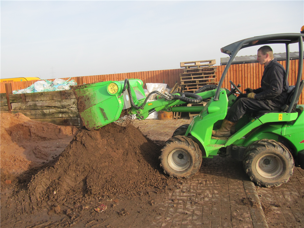 Screener bucket ideal for sorting material Gallery Image