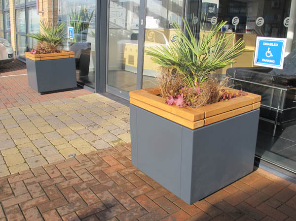 RailRoad planters Gallery Image