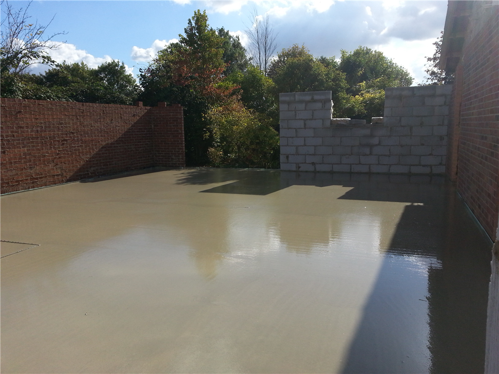 Flowscreed provided DPM membrane, wet underfloor heating system, followed by 75mm flowing concrete screed, over CUBE6 Thermal Flooring system panel. to fairview Emneth Norfolk Gallery Image