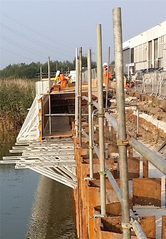 1m deep x 2.5m wide sheet pile capping beam on river Thames Gallery Image