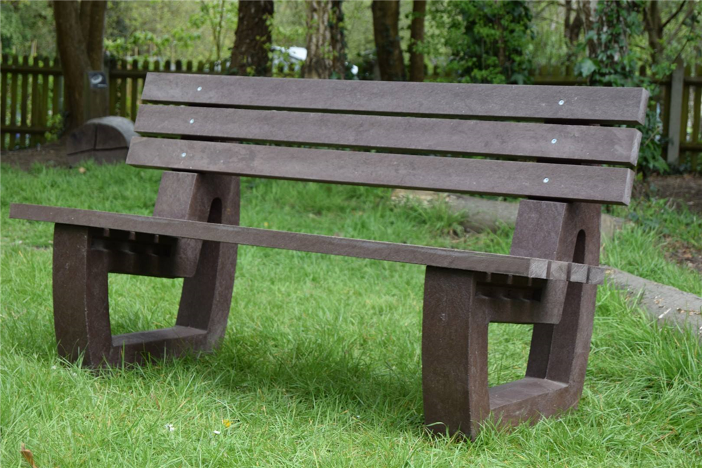 Kingston Recycled Plastic Bench in brown. Gallery Image