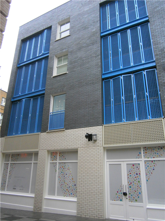 Mercer's Yard, Covent Garden- Balcony Screening Gallery Image