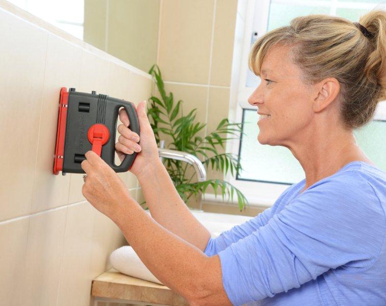Drill through ceramic tiles with ease with our Takker Hardwall drill.  Gallery Image