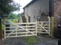 A 2 Z Fencing Image